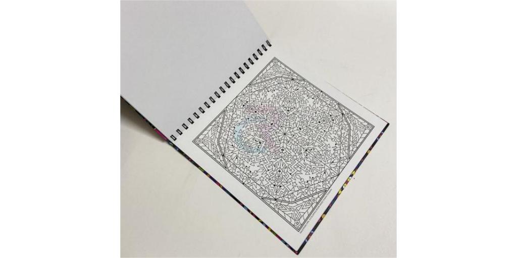 Livro para colorir com perfuração: uma maneira perfeita de liberar sua criatividade